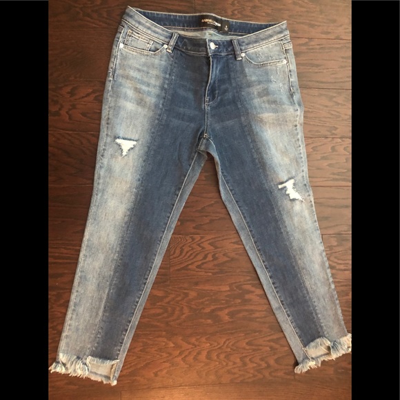 Pants - 💝 Cropped Jeans Size 8